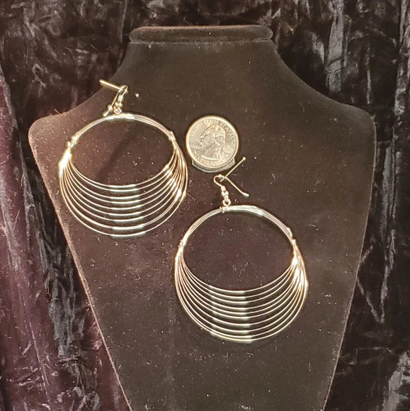 0236. NWOTs ~ 925 Sterling Silver Multi-Hoop ~ Every Gal Needs Big Hoops! - Picture 3 of 9